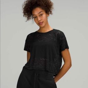 Lululemon Cates Veil Cropped Tee